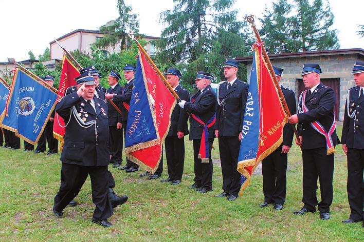 sztandarowych. Uroczystą oprawę jubileuszowych obchodów w Książenicach zapewniła także Orkiestra Miejska Dębieńsko pod dyrekcją Wojciecha Pukowca.