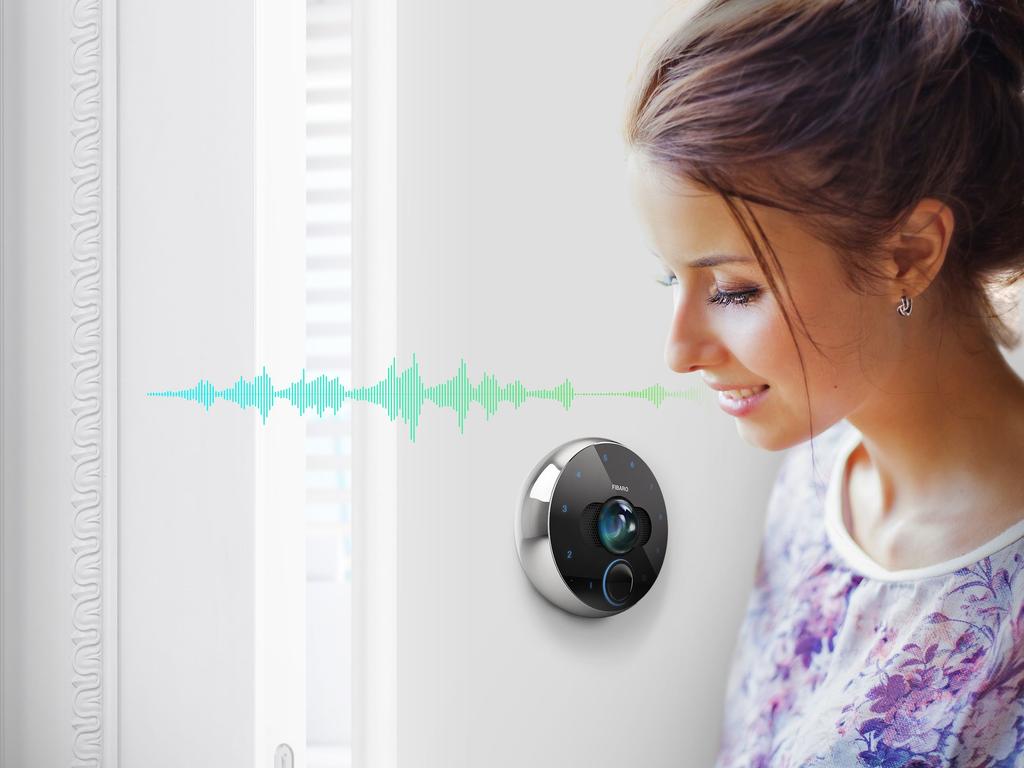 MAGIA TWOJEGU GŁOSU FIBARO Intercom nauczy się i rozpozna indywidualny tembr.