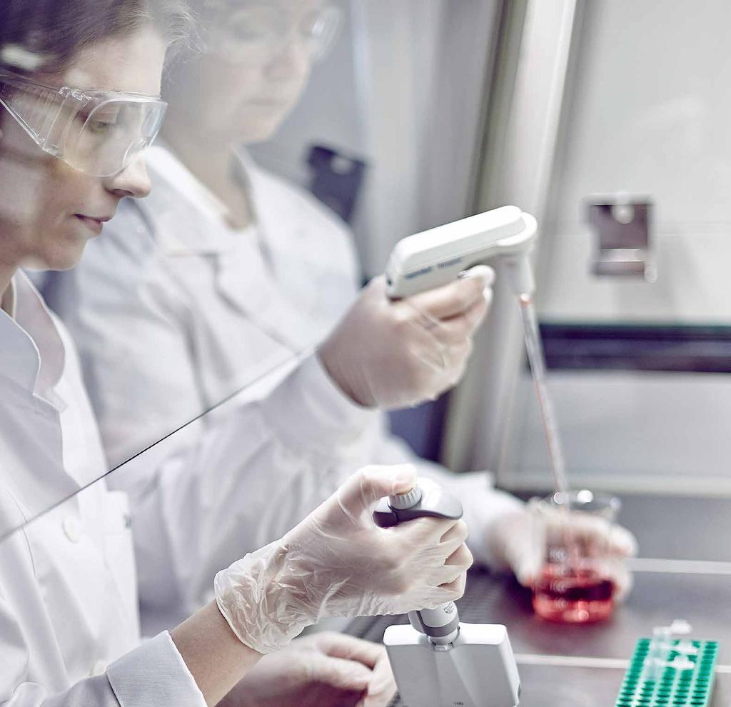 Laboratorium Kosmetyczne Dr Irena Eris znane jest z dobrych praktyk w podejściu do pracowników. W przeszłości firma wielokrotnie otrzymywała za nie różne wyróżnienia, nagrody i tytuły, m.in.