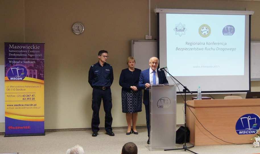 STRONA 10 KOMUNIKATOR MGP Regionalna Konferencja Bezpieczeństwa Ruchu Drogowego w Siedlcach 8 listopada, w sali konferencyjnej Mazowieckiego Samorządowego Centrum Doskonalenia Nauczycieli odbyła się