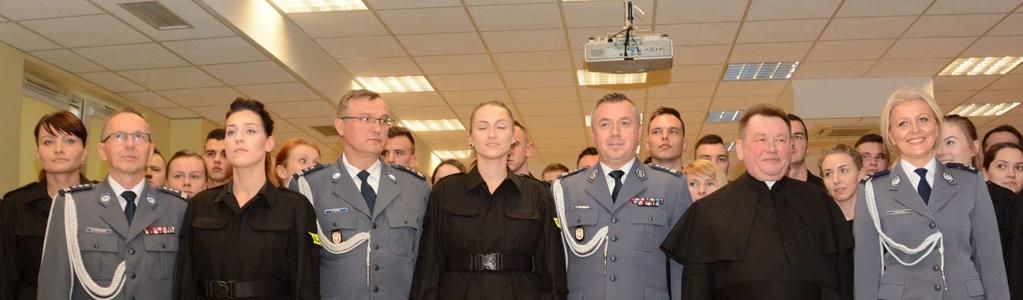 STRONA 2 KOMUNIKATOR MGP Witamy nowych policjantów w naszym garnizonie 65 nowych policjantów, w tym 17 kobiet, zasiliło szeregi garnizonu mazowieckiego.