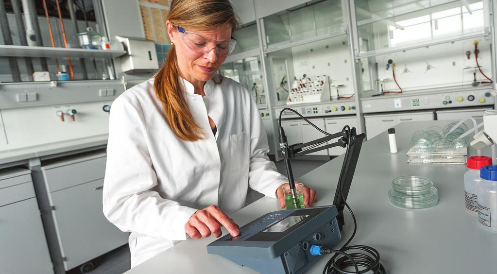Tlen rozpuszczony Spis treści 85 Przegląd mierników i aplikacji 86 Tlenomierze laboratoryjne 89 92 84 86 Cyfrowe mierniki inolab Multi IDS 87 Analogowe mierniki inolab Oxi