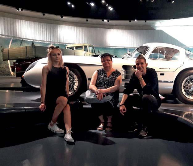10 EDUKACJA MERCEDES-BENZ MANUFACTURING POLAND Laureaci konkursu Eko Gwiazda/Edycja Jawor w Stuttgarcie Uczniowie Zespołu Szkół Technicznych i Ogólnokształcących w Legnicy zwiedzali Muzeum