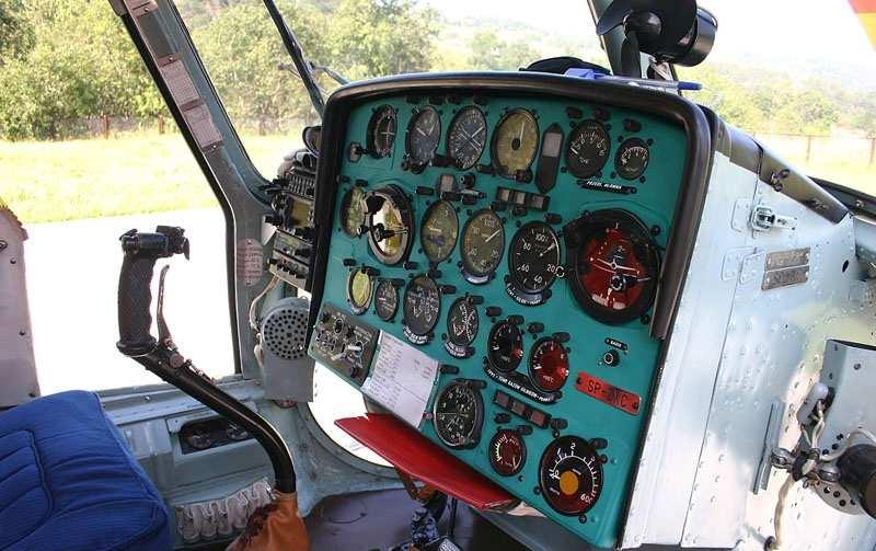 2 Kabina pilota śmigłowca SP-ZXC, zdjęcie wykonane 2