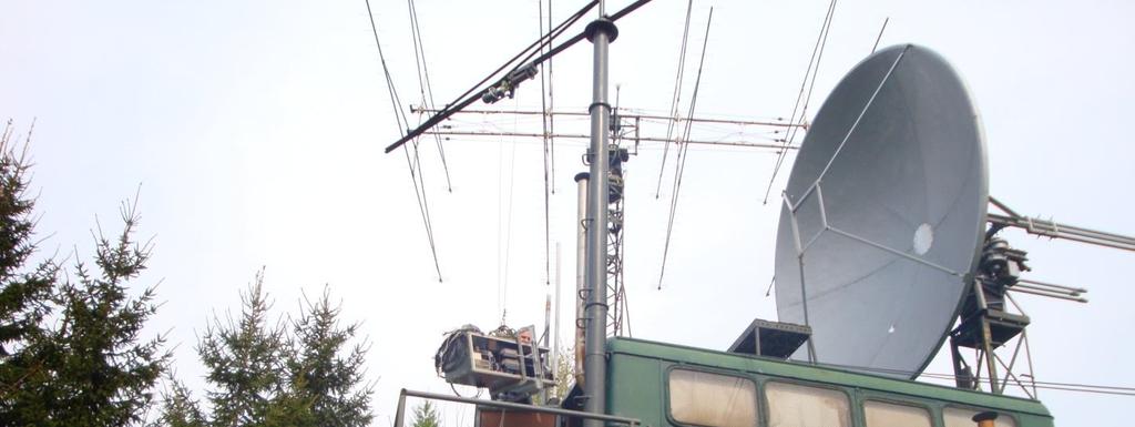 Cały blok przy antenowy waży ok. 50kg dla tego też został wykonany żurawik z elektryczną wyciągarką.