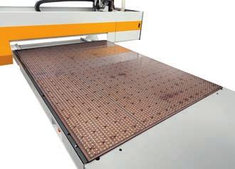 Obróbka płyt o różnych wymiarach i z różnych materiałów Rover Plast A FT oferuje różnorodne rozwiązania do obróbki płyt małych i dużych oraz o różnych grubościach i wykonanych z