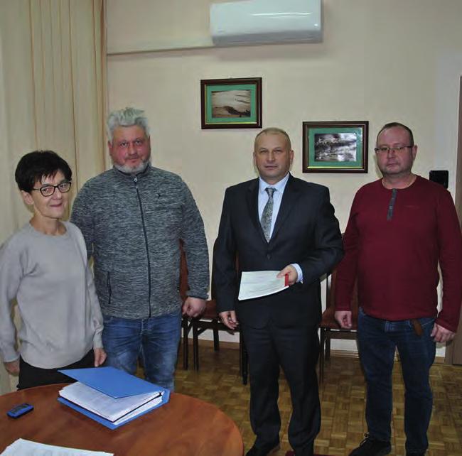 21 Dofinasowanie utylizacji pokryć dachowych zawierających Azbest W dniu 07.12.2018r. Wójt Gminy Zambrów podpisał umowę z Zarządem Województwa Podlaskiego o dofinansowanie Projektu pn.