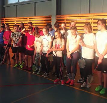 38 Sport Badminton 01.12.2018 roku w hali sportowej Szkoły Podstawowej w Osowcu odbyły się Powiatowe Mistrzostwa Ludowych Zespołów Sportowych w badmintonie.