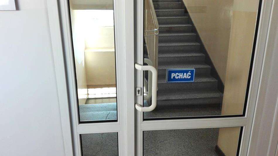 Ewakuacja z części pięciokondygnacyjnej budynku Sale wykładowe znajdujące