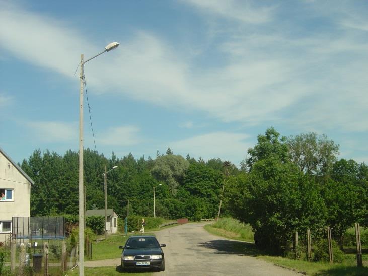 3.51 ZĄBROWO LETNIKI PARAMETR WYNIK BADANIA Kategoria oświetleniowa ME 6 Nawierzchnia drogi asfalt Szerokość drogi 4 m Typ słupa Energetyczny Ilość słupów 3 Wysokość słupa 8 m Odległość od krawędzi