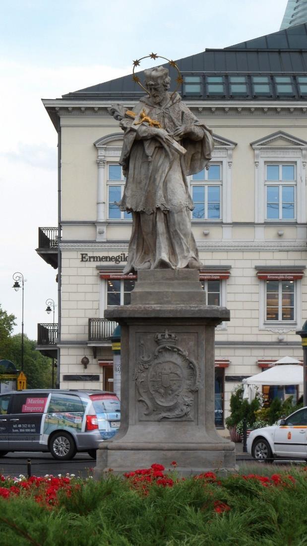 Niedawno została odrestaurowana Wizerunek świętego usytuowany w Warszawie na pl. Trzech Krzyży ufundowany został w 1752 r.