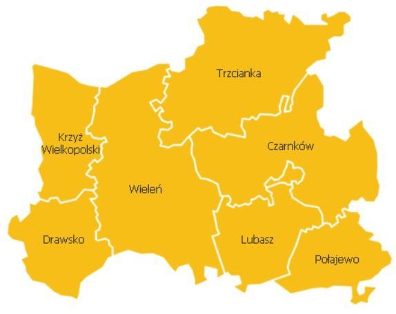 Zajmuje drugie miejsce w Wielkopolsce pod względem wielkości obszaru dzięki powierzchni 1806 km 2 i dziewiąte pod względem liczby ludności, która sięga rzędu 87 809 mieszkańców.