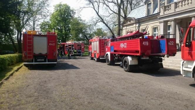 W wyniku pożaru dwie osoby zostały poparzone i przetransportowane do szpitala. Straty oszacowano na około 20 tys. zł.