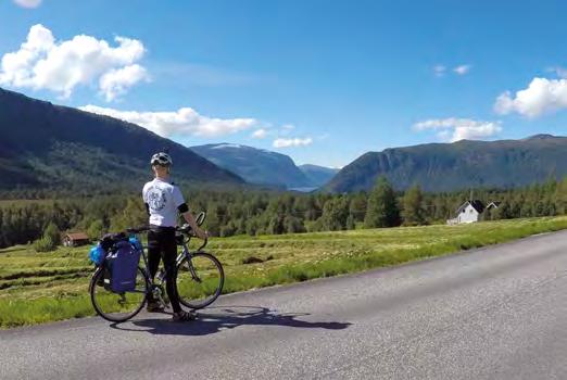 Drogi w Norwegii dostosowane są nie tylko do transportu samochodowego, ale w większości pozwalają również na przejazd nimi na rowerach.