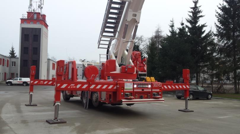 WAŻNIEJSZY SPRZĘT BĘDĄCY NA WYPOSAŻENIU OSP: Zestawy hydrauliczne: posiada 31 jednostek OSP, z czego: 6 z nich wyposażona jest w dwa komplety w/w.