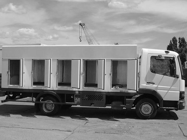 TRANSLOGISTICS 2014 187 Rys. 7. Środek transportu z kilkoma chłodniami (źródło: http://www.automiko.pl/coldcar/coldcar 2.jpg (25.10.2014.)) kazują one min.