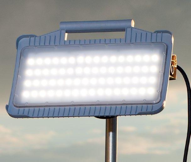 RODZINA MAGNUM FUTURE LED NAŚWIETLACZE / FLOODLIGHTS WYDAJNE DIODY SMD LED Diody wykonane są w super-wydajnej technologii zapewniają maksymalny strumień światła przy minimalnej konsumpcji energii.