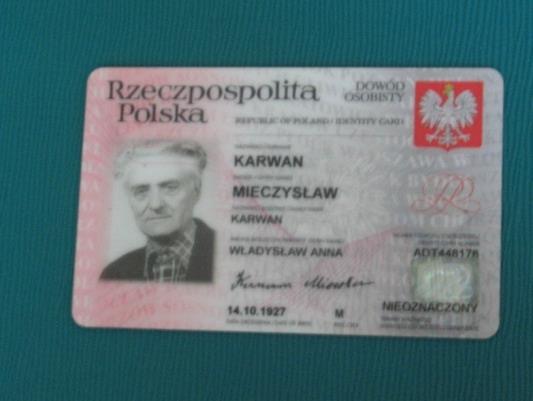 - Moja mama zmarła, gdy byłem mały. Ojciec ożenił się po raz drugi, bo przecież został z dwójką małych dzieci ja i siostra.