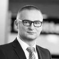 Mariusz Każuch DYREKTOR W ZESPOLE CEN TRANSFEROWYCH / DELOITTE W latach 2016-2017 pełnił funkcję zastępcy dyrektora departamentu w Ministerstwie Finansów, odpowiedzialnego za negocjacje uprzednich