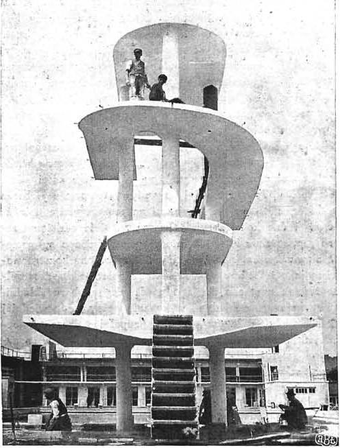 Wieża skoków do wody basenu Klubu Sportwoego Legia zaprojektowana w