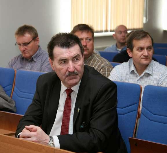 Grzegorz Pawelec wskazując na niejednoznaczność pewnych przepisów, obowiązujących w geodezji, zwrócił się do Wojewódzkiego Inspektora Nadzoru o