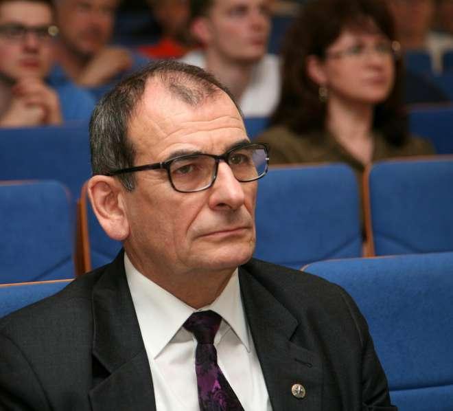 Robert Cieszyński przyznał, że zagadnienie wyłączania terenów B na działkach zabudowanych przez prawodawców