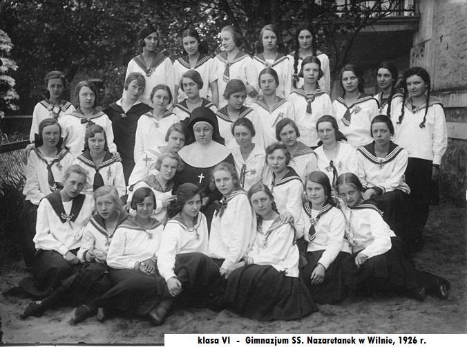- W czerwcu 1927 r., przed skończeniem kl. VII, odchodzi z Gimnazjum ss.
