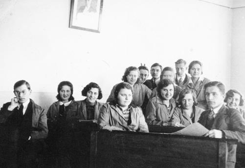 To z ich inicjatywy doszło do stworzenia w kwietniu 1927 roku Ruchu Młodych OWP, na czele, którego stanął Zdzisław Stahl;