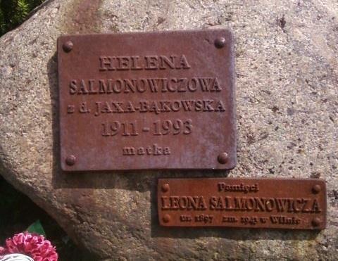) - w latach następnych odbywa (już sama) jeszcze trzy podróże do Duisburga - w latach 1960-1990 przechodzi: operację wycięcia kamieni
