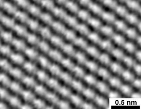 Regularny układ atomów obserwowany w mikroskopie tunelowym (3)