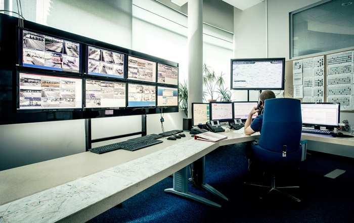 Centrum Zarządzania Autostradą w Kotowie Centrum Zarządzania Autostradą 24/7/365 praca w trybie ciągłym przyjmowanie zgłoszeń o zdarzeniach: - obsługa