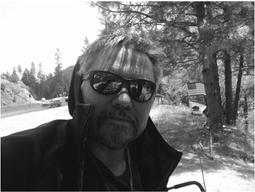 3 maja dwaj pielgrzymi, Wojtek i Roman przylecieli do Los Angeles żeby w pieszej pielgrzymce, modląc się nogami, zrobić znak Krzyża od San Francisco do Nowego Jorku i od Edmonton w Kanadzie