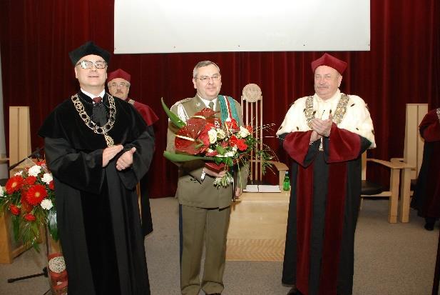 Tytuł został profesorowi nadany w uznaniu jego wkładu w teorię sterowania i organizację nauki polskiej oraz kształcenie i promowanie kadry naukowej. Promotorem przewodu doktorskiego był prof.