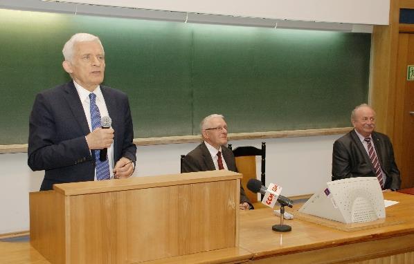 Z tej okazji przyznano godność honorowego profesora Politechniki Śląskiej dwóm osobom zasłużonym dla rozwoju wydziału: prof. Ludovitovi Dobrovskiemu z VSB w Ostrawie oraz prof.