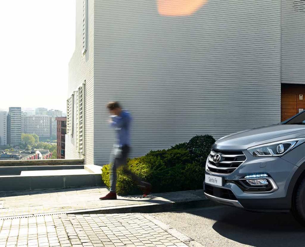 Pewność w każdym szczególe. Nowy Santa Fe. Poznaj z bliska nowego Hyundaia Santa Fe, który został dopracowany w każdym szczególe.