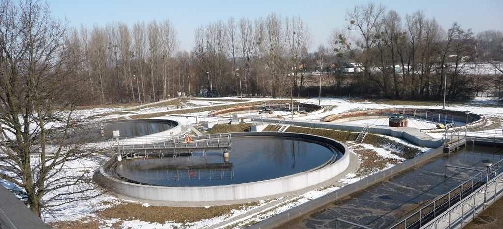 628 Ajdukiewicz C. i in.: Nierównomierny skurcz jako przyczyna powstania rys w żelbetowych stalowymi klasy AII.