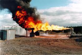 Fot. 3. Pożar strumieniowy. [16] Pict. 3. An example of jet fire.