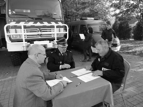 W kosztach 50% partycypował samorząd gminy. Jednostka rychnowska swój samochód marki Ford Transit służący do przewozu strażaków oraz sprzętu przekazała jednostce OSP Srebrniki.