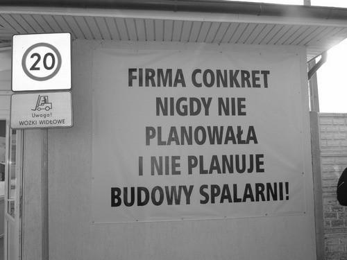 TPD, dyrektor szkoły podstawowej w Kowalewie oraz seniorzy z zaprzyjaźnionego Lubicza. Z występem artystycznym wystąpiły dziewczęta z grupy Fan.