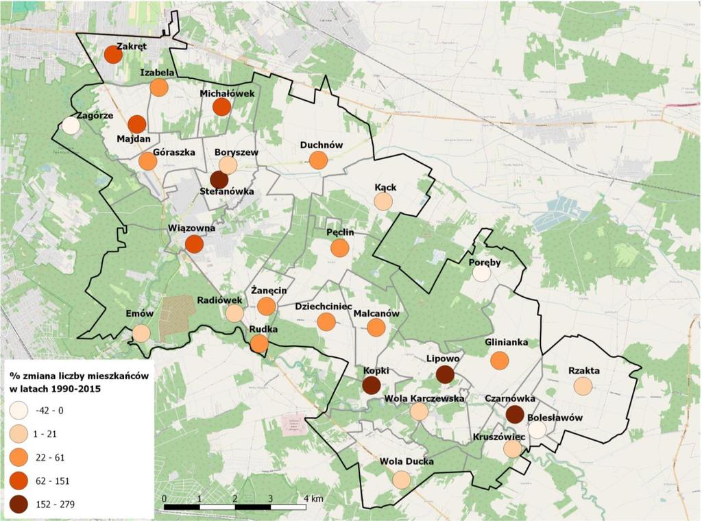 Ryc. 5.3. Procentowe zmiany liczby ludności wg miejscowości w latach 1990-2015 Źródło: opracowanie własne na podstawie danych z Urzędu Gminy Tab. 5.3. Informacje o liczbie ludności w gminie Wiązowna wg płci i wieku w okresie co dwa lata od 2005 do 2015 r.