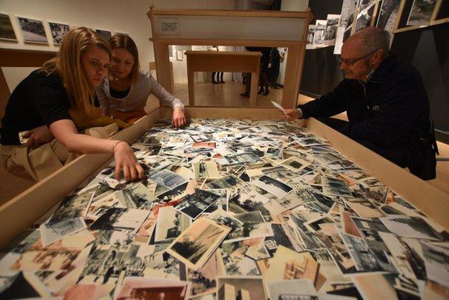 Interaktywna moc fotografii Przejrzeli ponad 40 tysięcy zdjęć zgromadzonych w Muzeum Miasta Gdyni i wybrali te, które najbardziej ich zainspirowały.