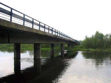 przęseł pośrednich wynosi 6x24 m.