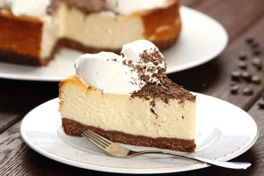 Sernik Tiramisu 15 minut Łatwe 60 minut 170 C Tortownica o średnicy 24 cm bułka tarta - 200 gramów Kostka do pieczenia Kasia - 100 gramów czekolada deserowa - 80 gramów Kostka do pieczenia Kasia -