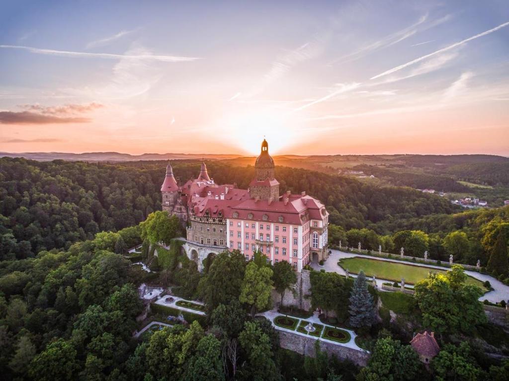 PALMIARNIA W WAŁBRZYCHU Newsletter 2 ZADANIE JEST REALIZOWANE W RAMACH PROJEKTU, PN. Z TROPIKU DO TROPIKU NA CZESKO-POLSKIM POGRANICZU / Z TROPŮ DO TROPŮ PO ČESKO POLSKÉM POMEZÍ (NR PROJEKTU: CZ.11.2.45/0.