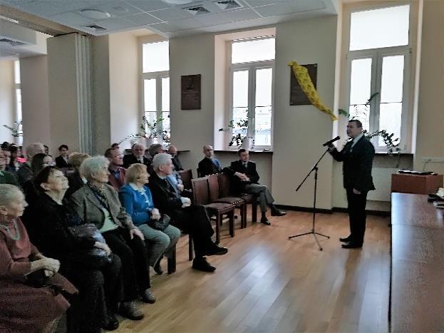 . Oczekujemy teraz z niepokojem odpowiedzi na nasze odwołanie, cały czas mając nadzieję, że nasze wyjaśnienia znajdą zrozumienie w kręgach decyzyjnych MNiSW.