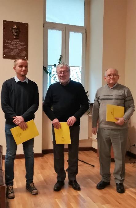 2017 stopnia doktora z wyróżnieniem otrzymali: Dr Aneta Rzewnicka Dr Tomasz Cierpiał Dr Piotr Lewiński Dr Piotr Paluch