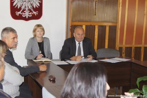 Pierwsze posiedzenie Gminnej Komisji Wyborczej w Leśniowicach W dniu 24 września 2014 r. w sali konferencyjnej Urzędu Gminy odbyło się pierwsze posiedzenie Gminnej Komisji Wyborczej w Leśniowicach.