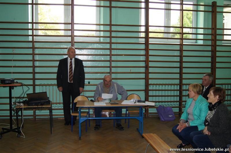 Podczas obu zebrań Pan Wiesław Radzięciak w formie prezentacji przedstawił sprawozdanie z działalności swojej oraz Rady Gminy Leśniowice za okres kadencji 2010-2014.