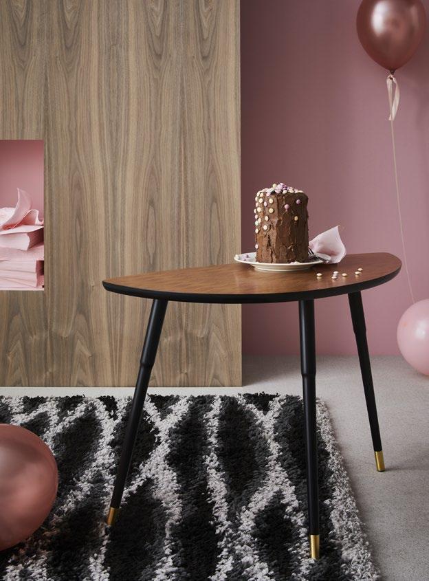 PH153751 PH153750 IKEA wprowadziła do asortymentu ręcznie wykonany fotel GAGNET w 1958 roku, kiedy otwarty został