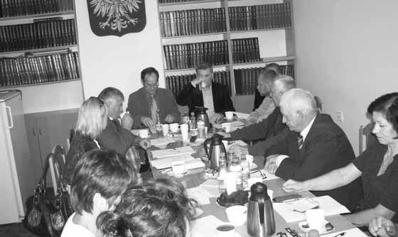 Wieści Choczewskie Nr 10 (128) PAŹDZIERNIK 2010 s. 3 XXXIV SESJA... z Programu Wieloletniego pod nazwą Narodowy Program Przebudowy Dróg Lokalnych tzw.
